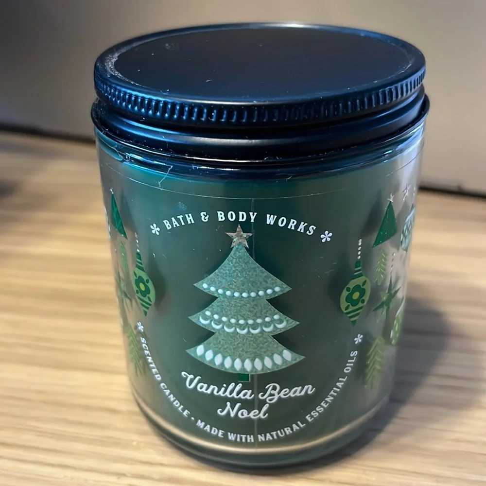 Bath & Body Works Single Wick Candle. Vanilla Bean Noel.